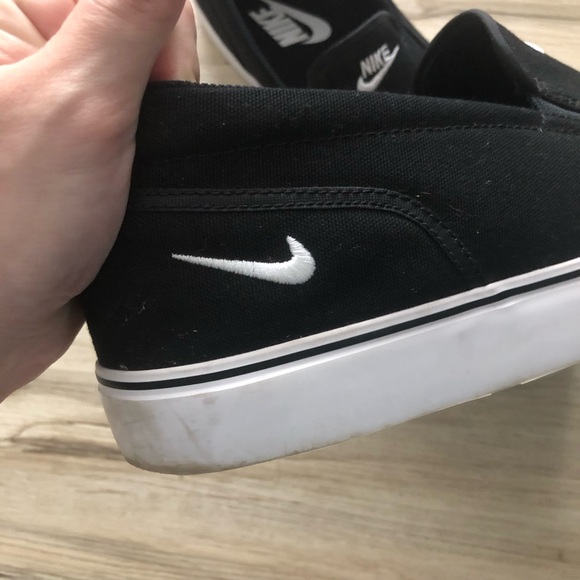 Nike Men's Black and White Slip-On Loafers - Picture 5 of 7